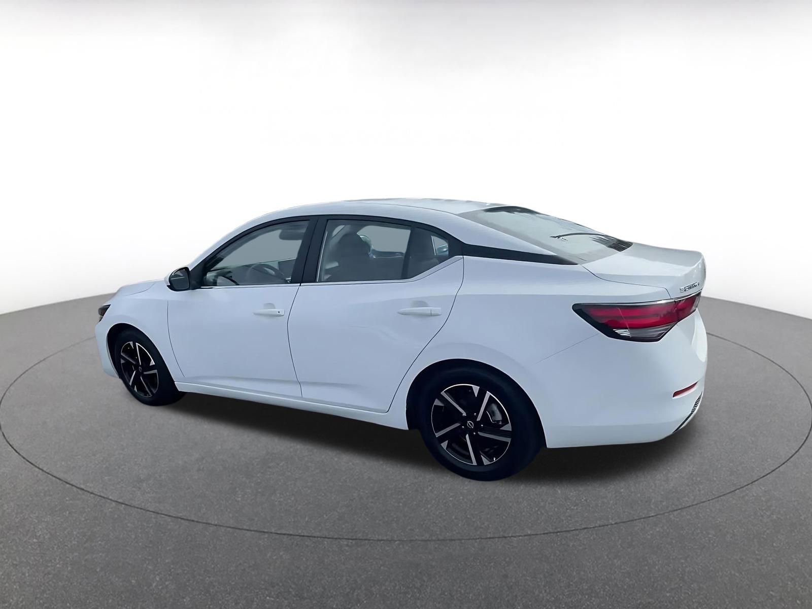 Thumbnail: 2025 Nissan Sentra - 10