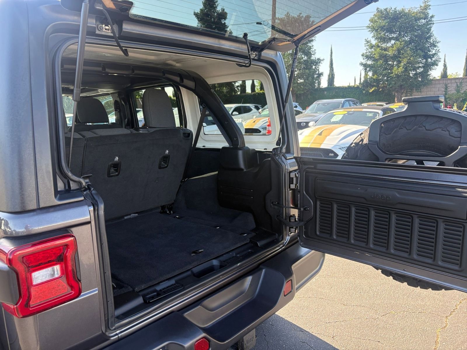 Thumbnail: 2025 Jeep Wrangler - 30