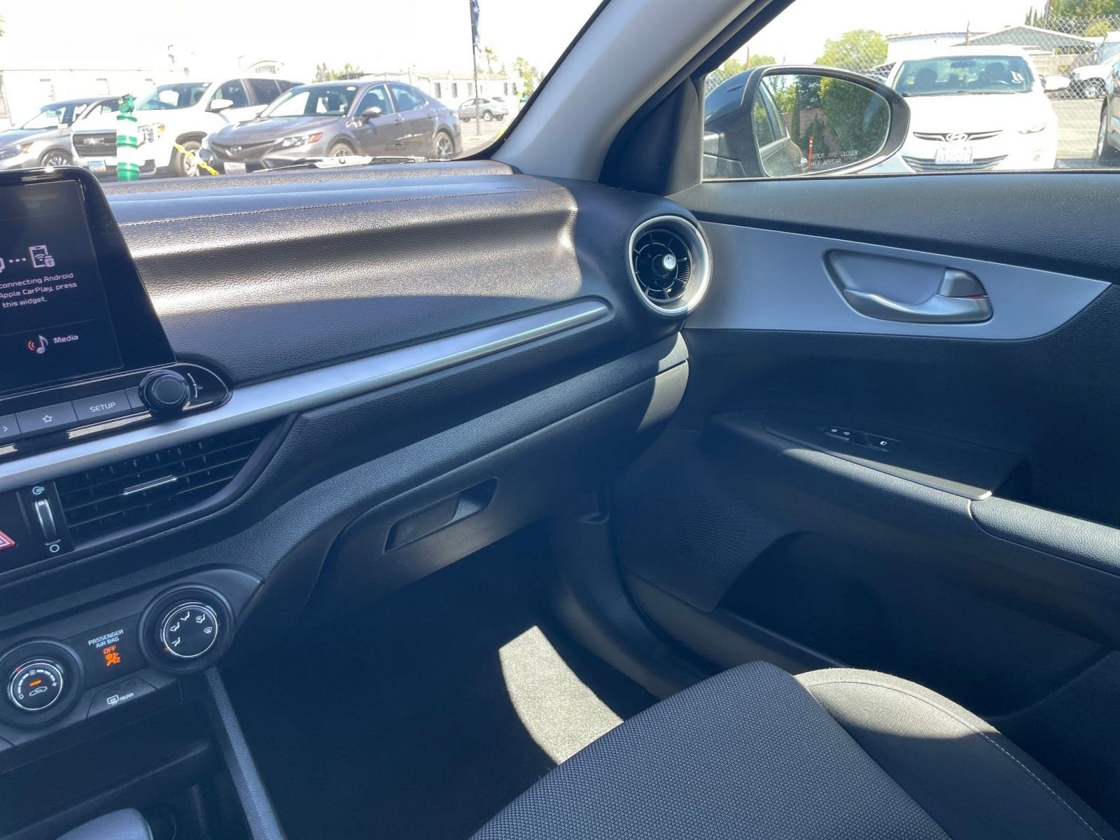 Thumbnail: 2024 Kia Forte - 32