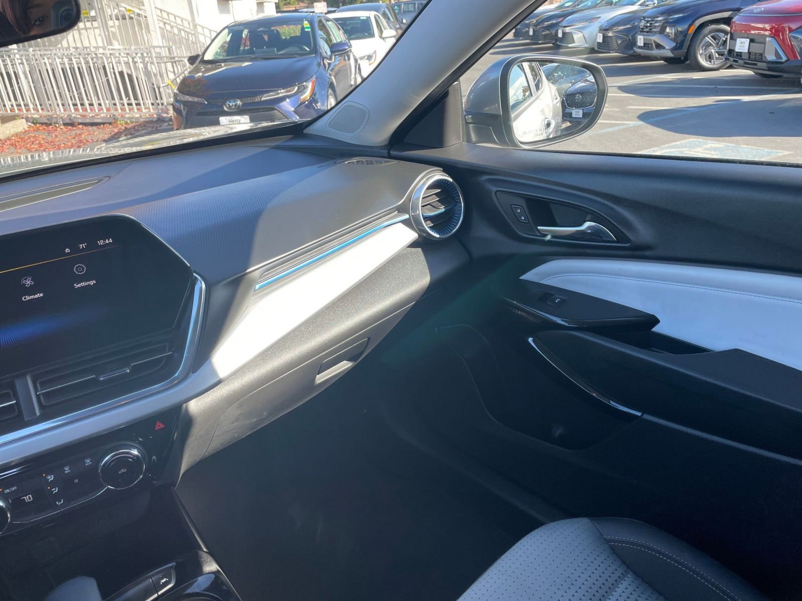 Thumbnail: 2025 Chevrolet Trax - 34