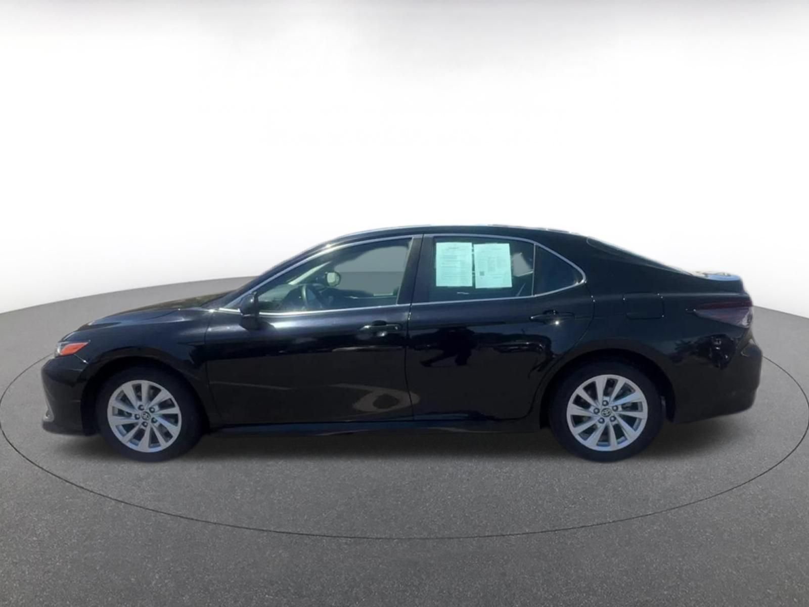 Thumbnail: 2023 Toyota Camry - 9