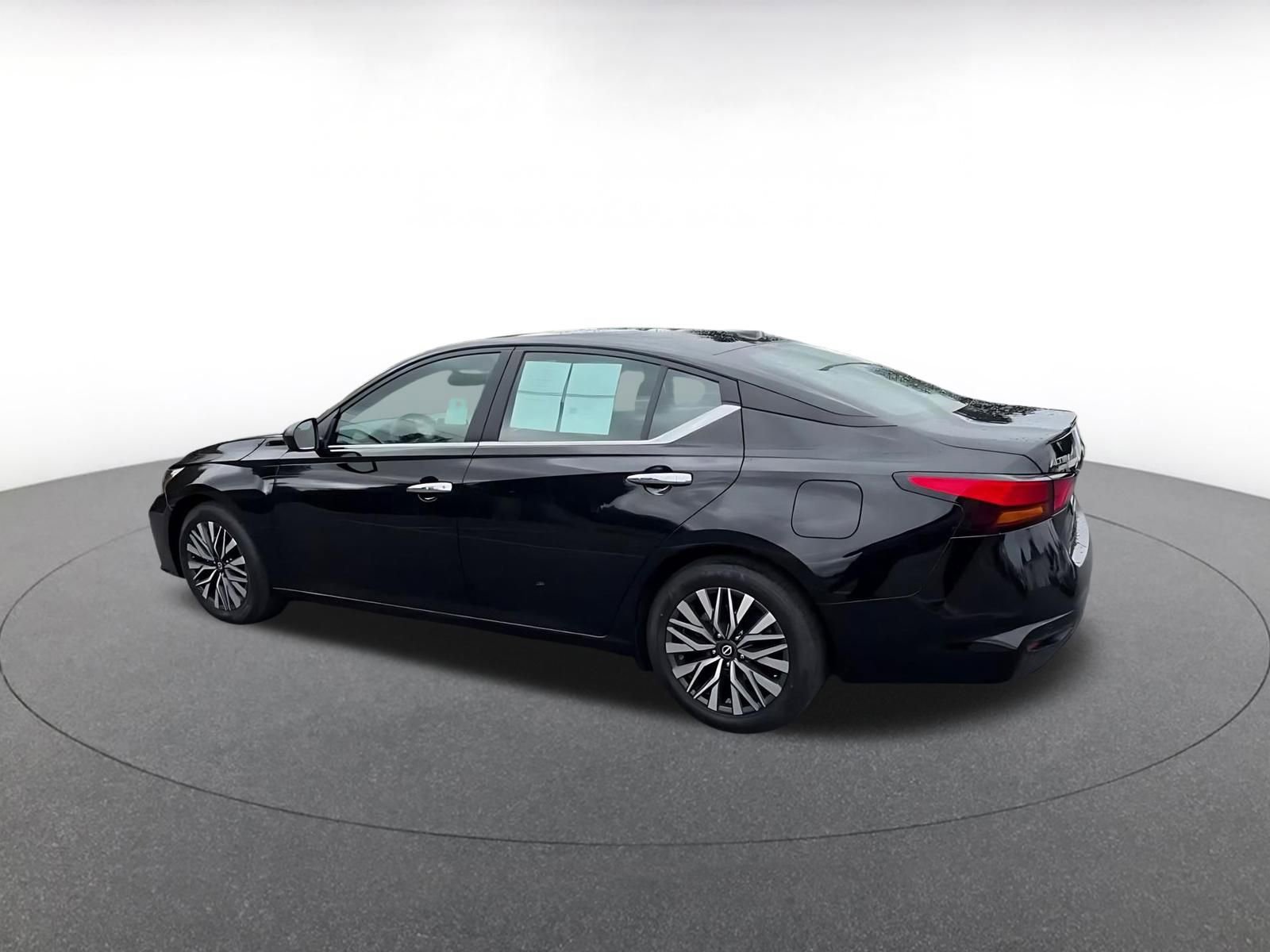 Thumbnail: 2025 Nissan Altima - 10