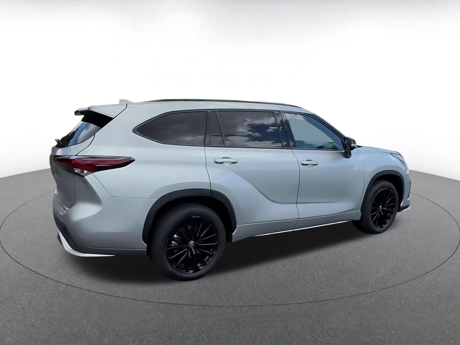 Thumbnail: 2025 Toyota Highlander - 13