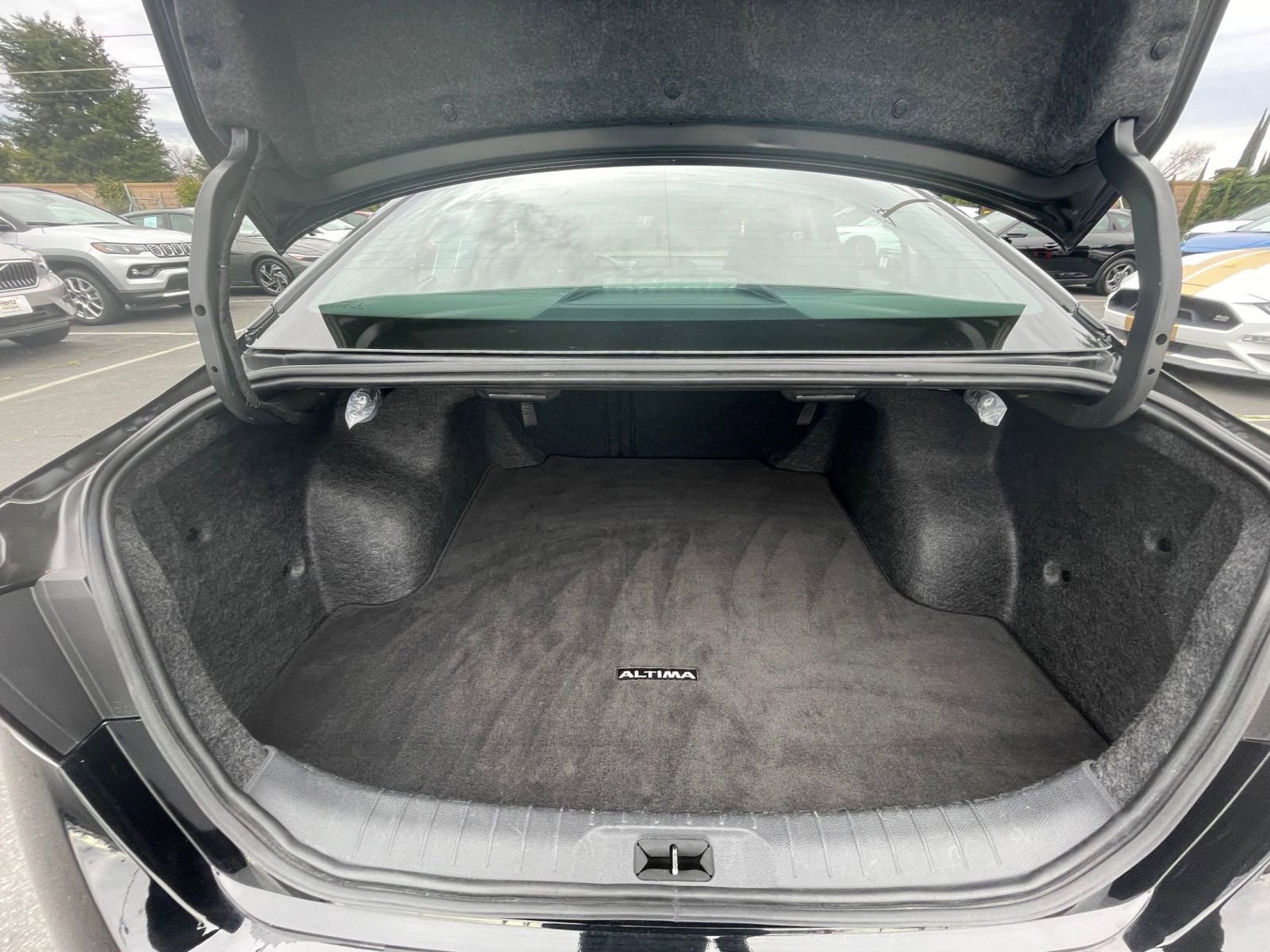 Thumbnail: 2025 Nissan Altima - 25