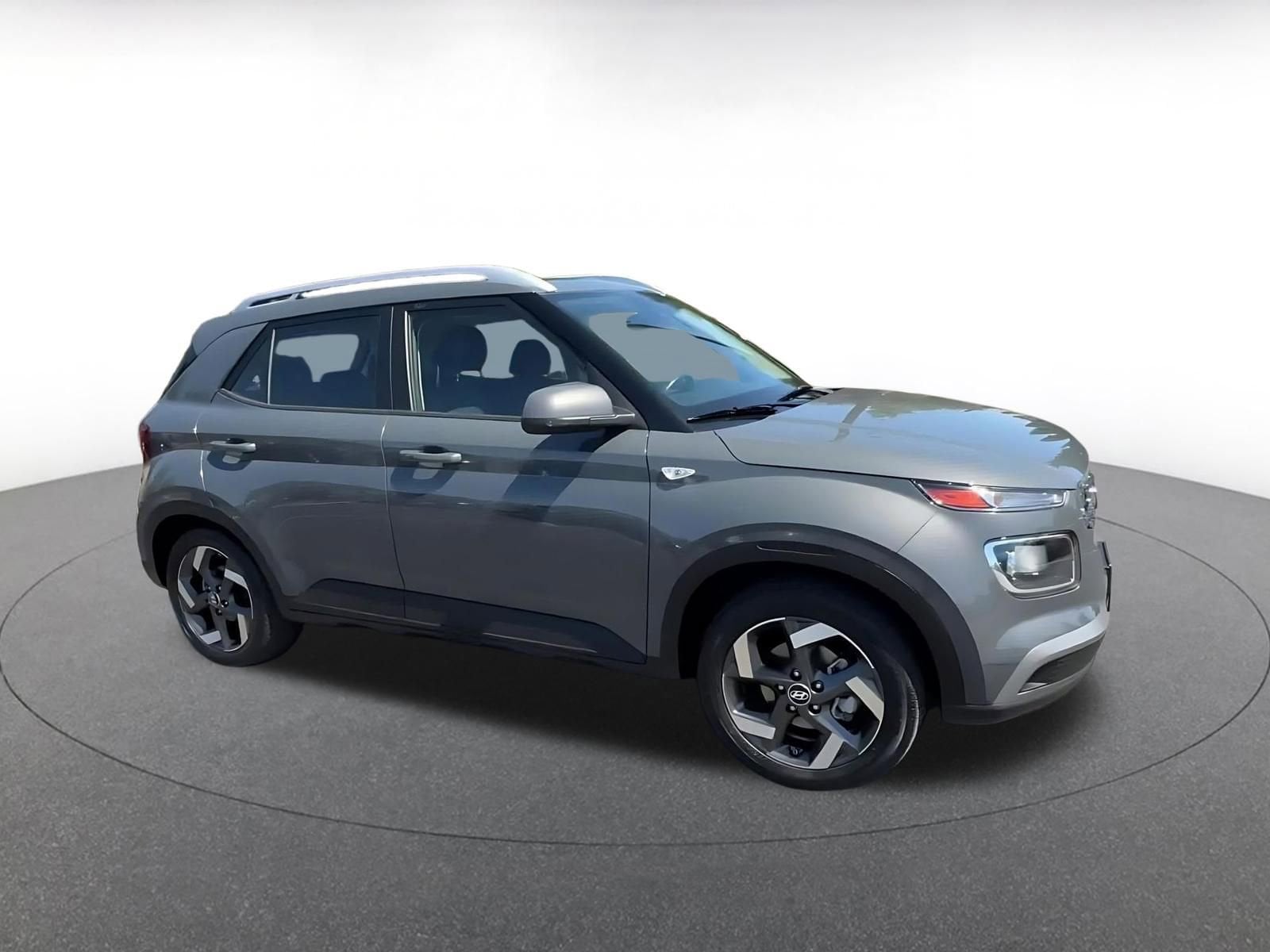 Thumbnail: 2025 Hyundai Venue - 2