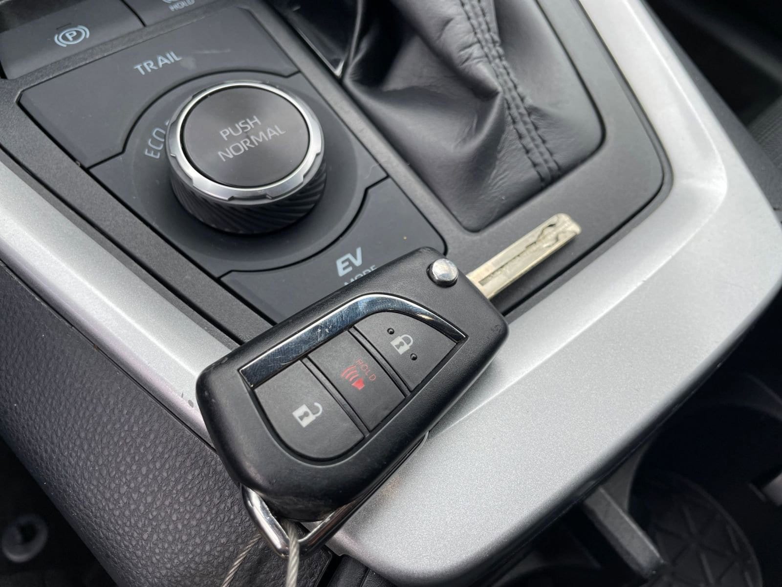 Thumbnail: 2025 Toyota RAV4 - 18