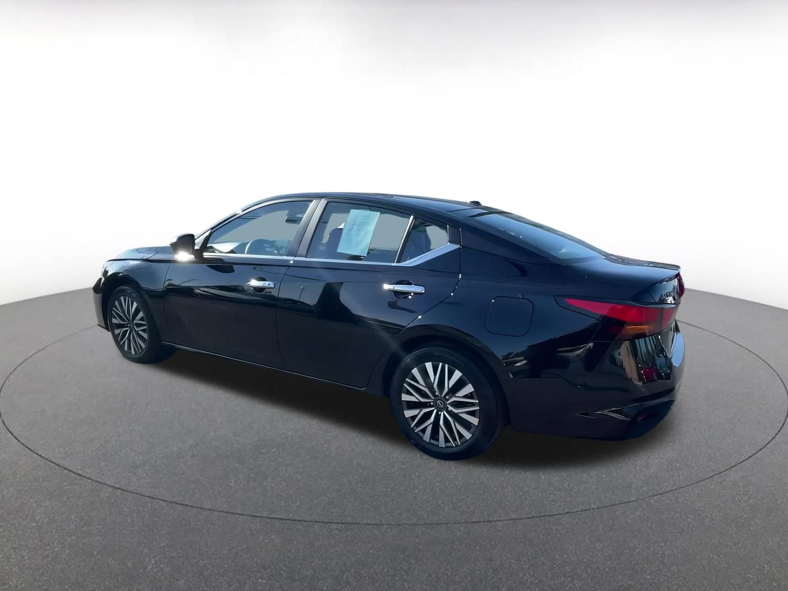 Thumbnail: 2024 Nissan Altima - 10