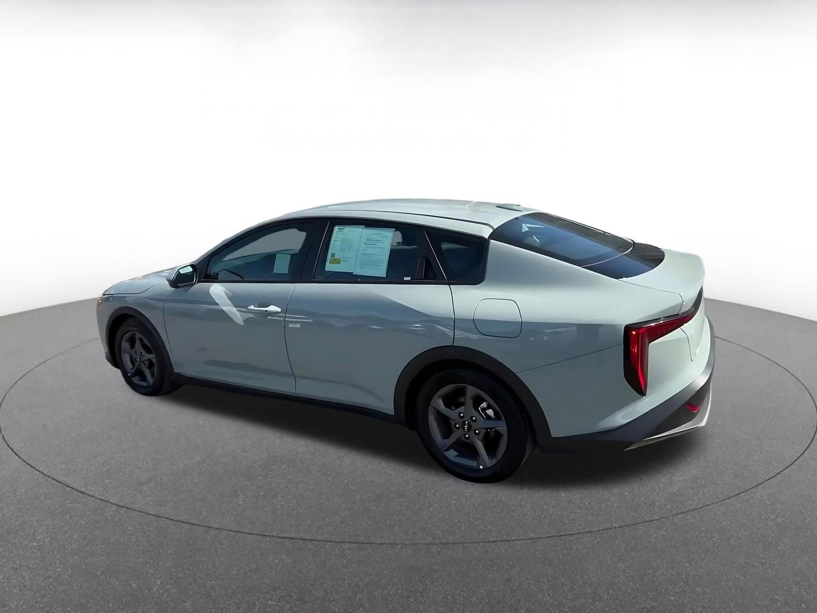 Thumbnail: 2025 Kia K4 - 10