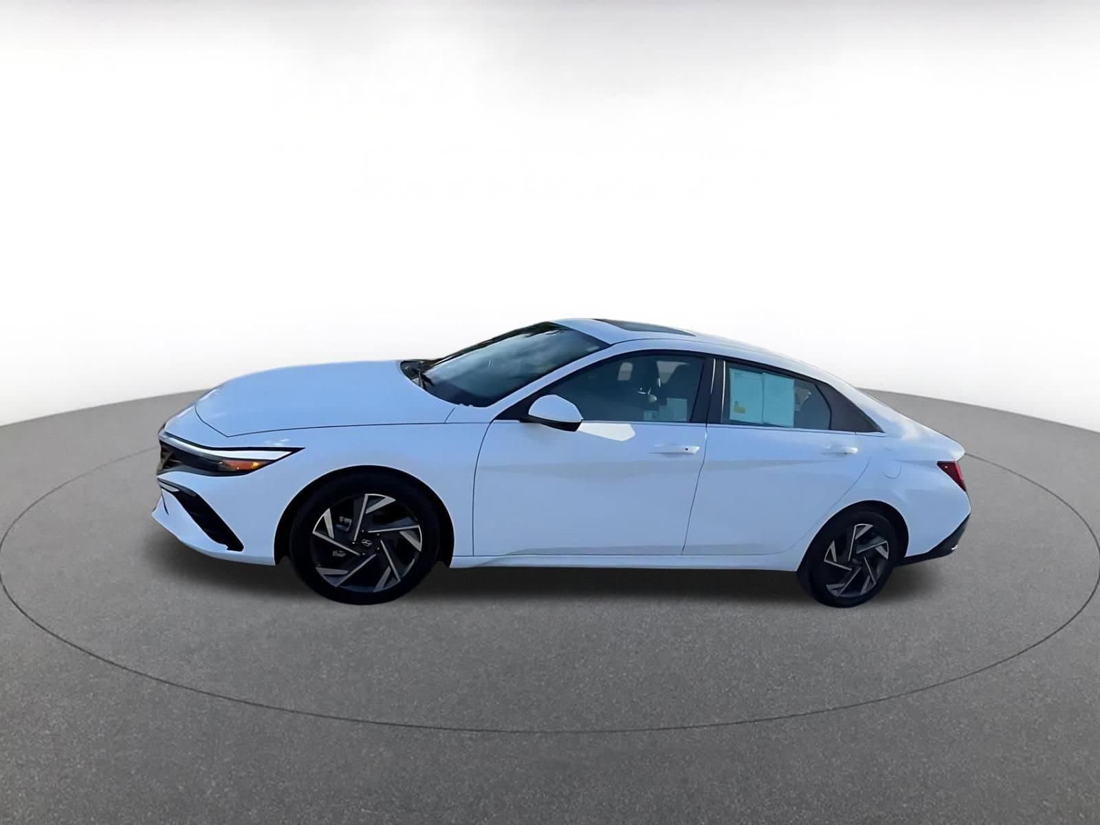 Thumbnail: 2025 Hyundai Elantra - 8