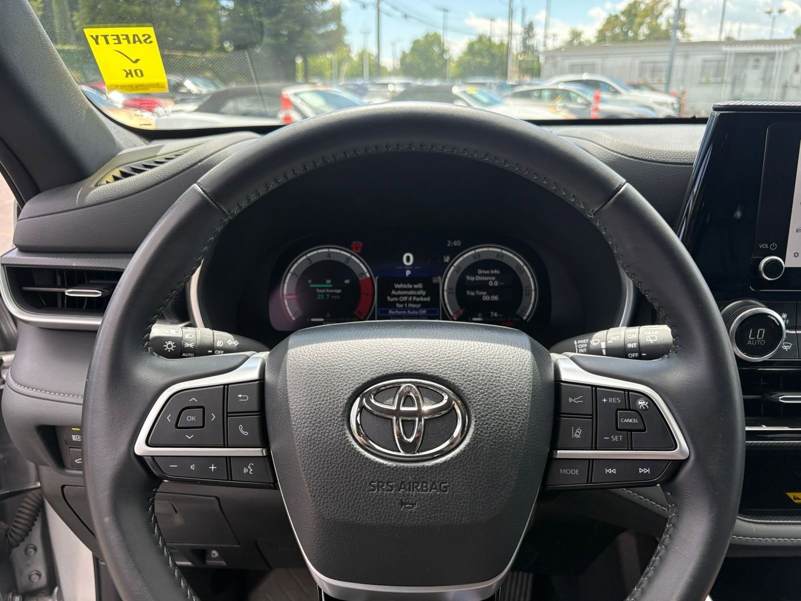 Thumbnail: 2025 Toyota Highlander - 29