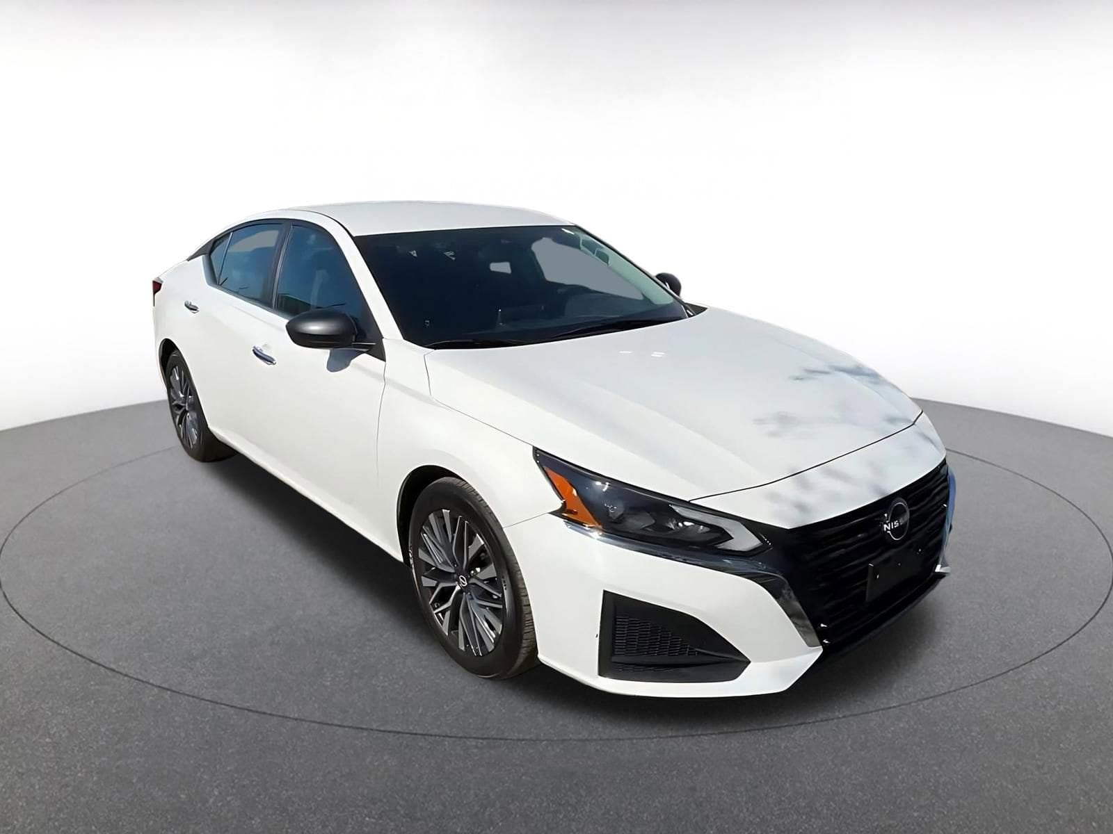 Thumbnail: 2025 Nissan Altima - 3