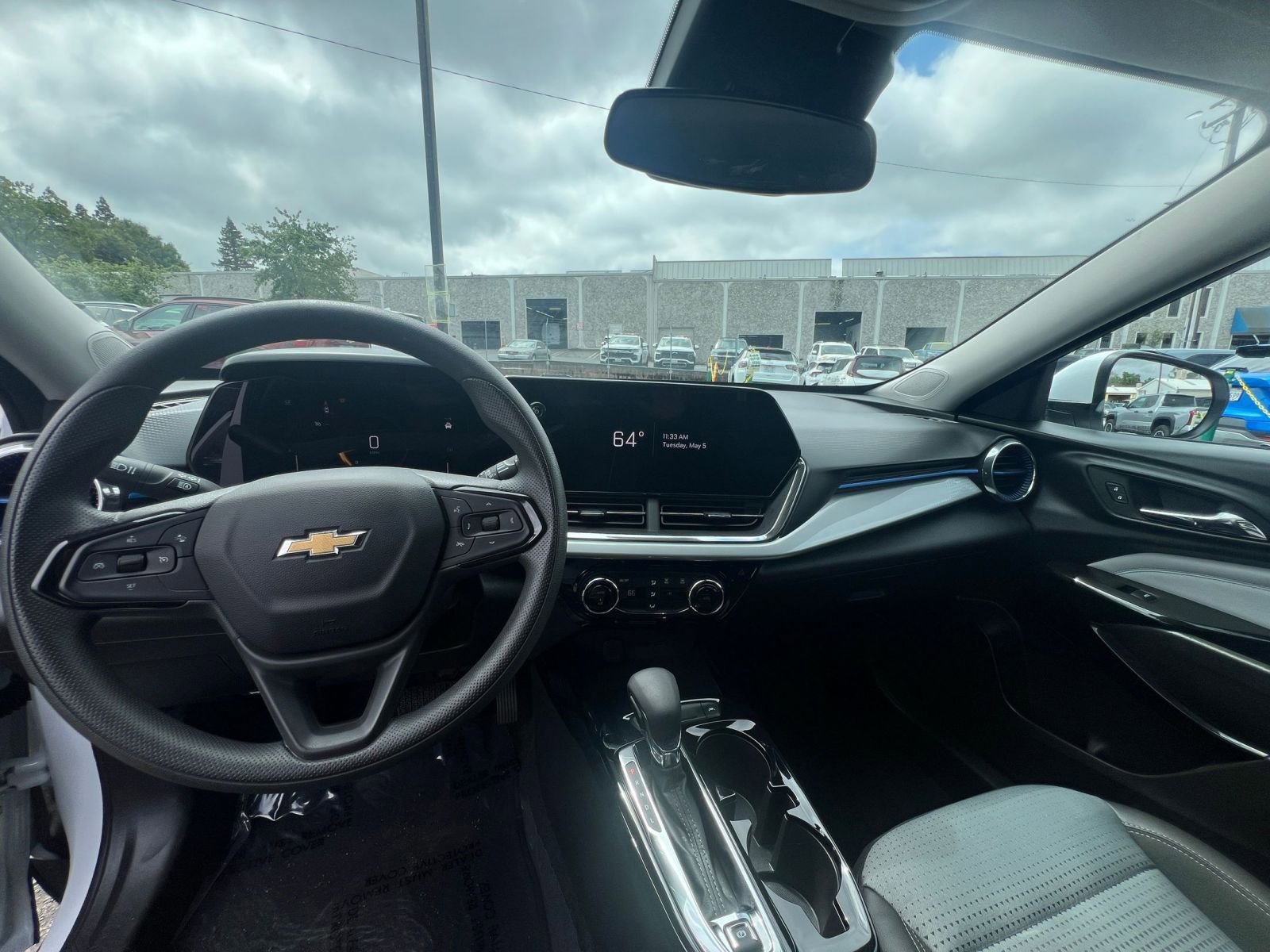 Thumbnail: 2025 Chevrolet Trax - 32