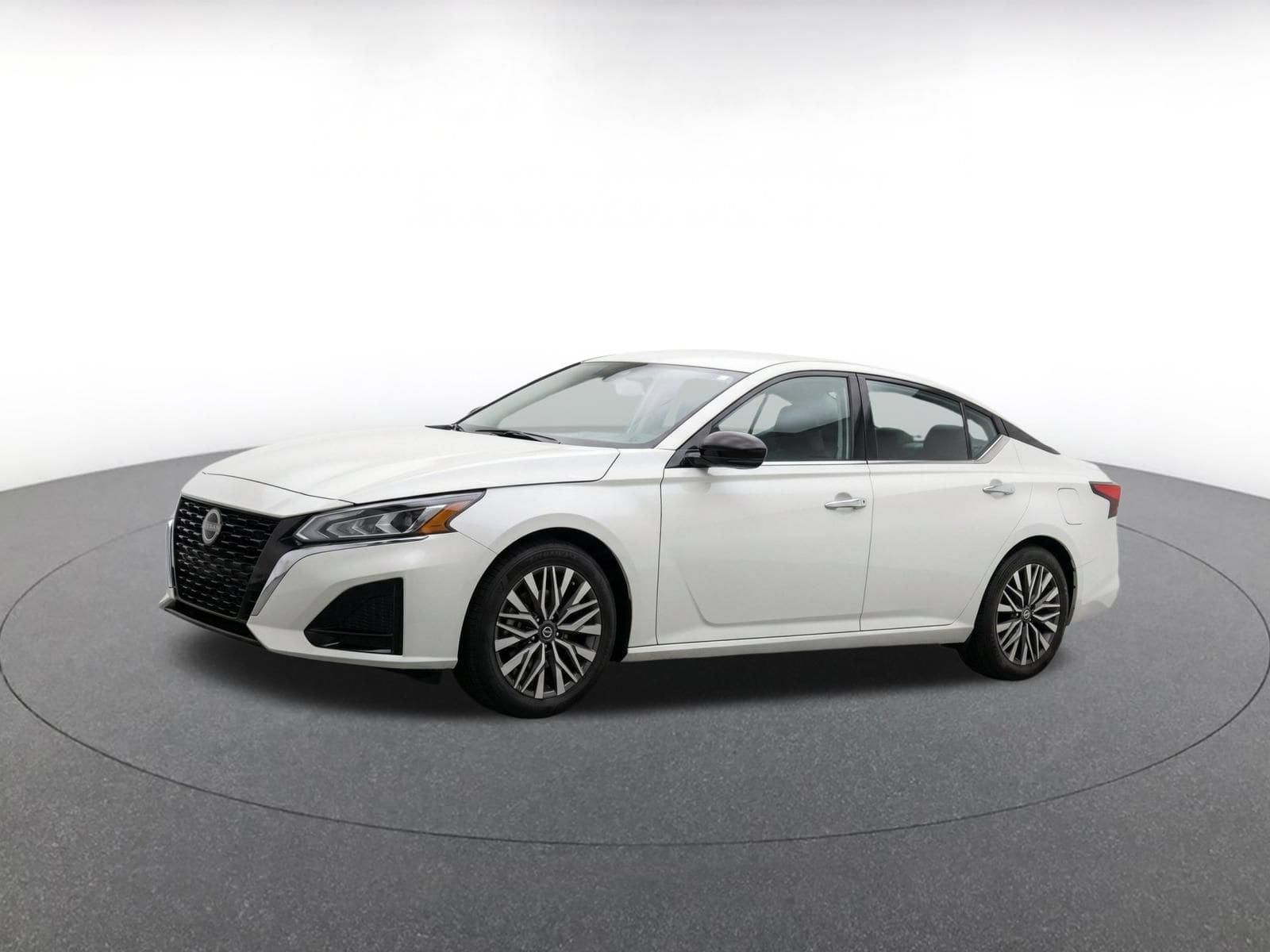 Thumbnail: 2025 Nissan Altima - 4
