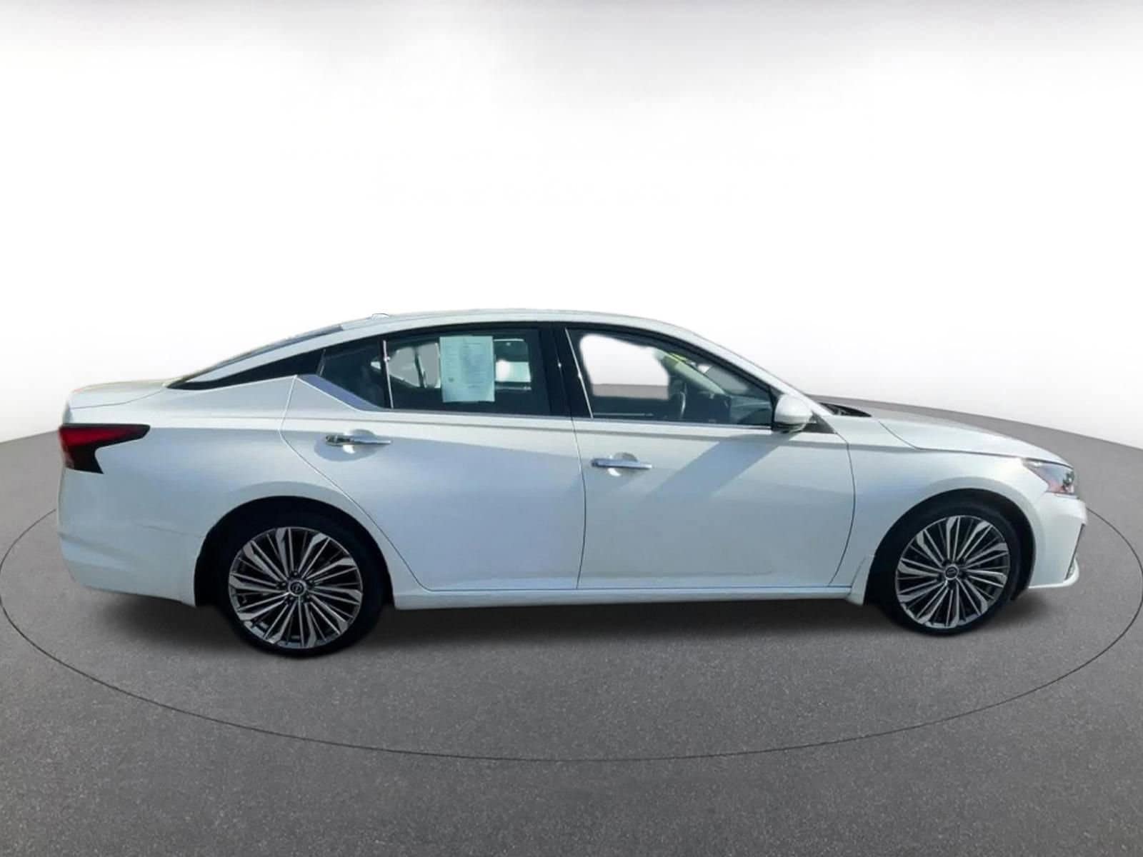 2024 Nissan Altima SL 16