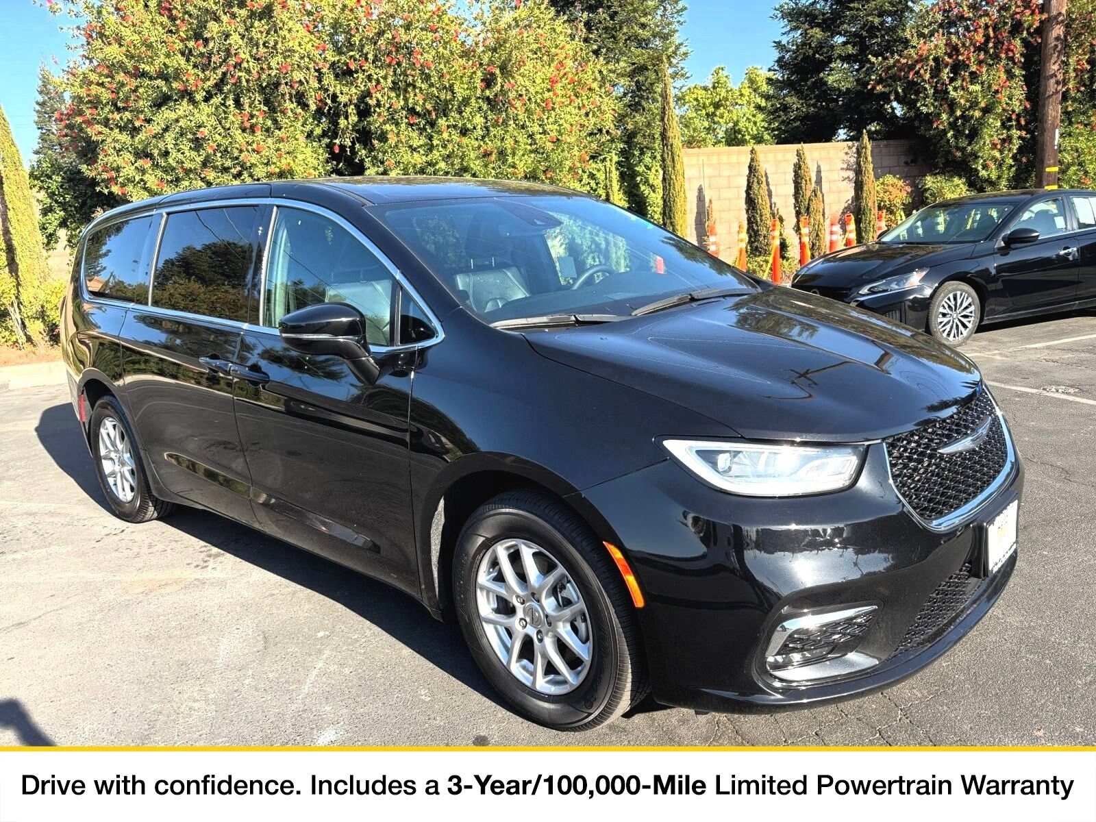 Thumbnail: 2025 Chrysler Pacifica - 1