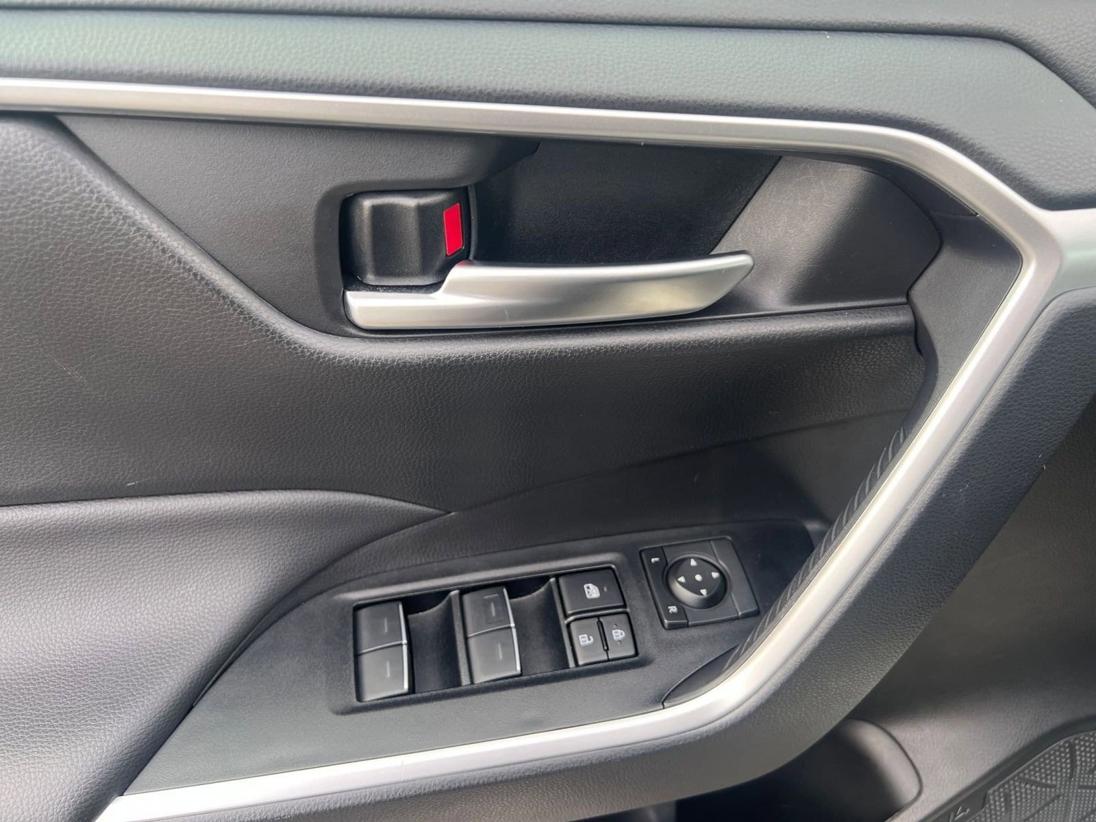 Thumbnail: 2025 Toyota RAV4 - 20