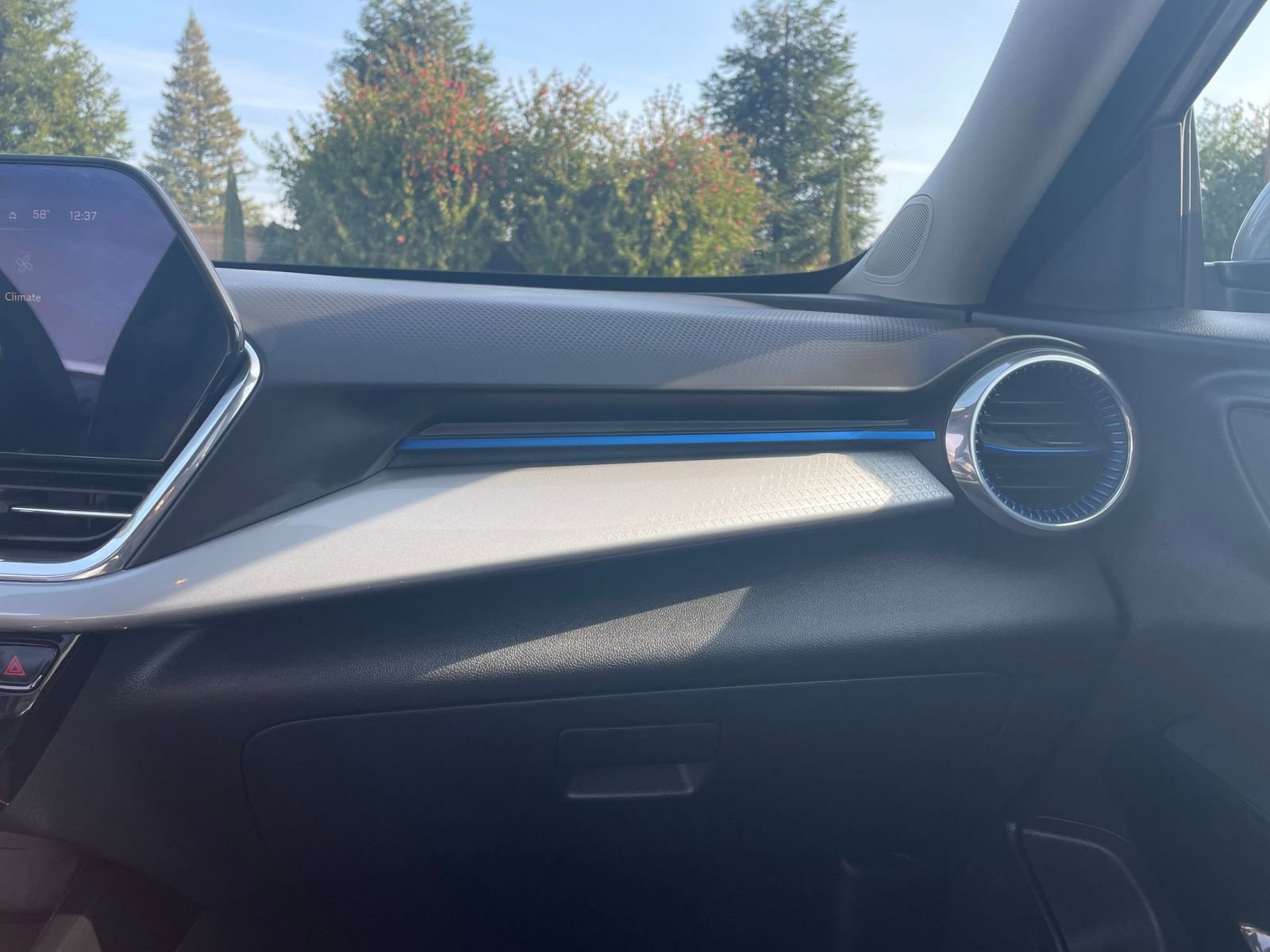 Thumbnail: 2025 Chevrolet Trax - 30