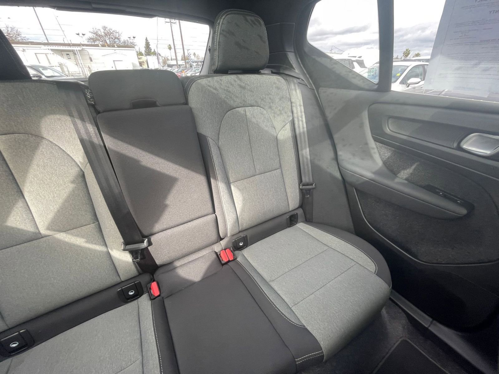 Thumbnail: 2024 Volvo XC40 - 34