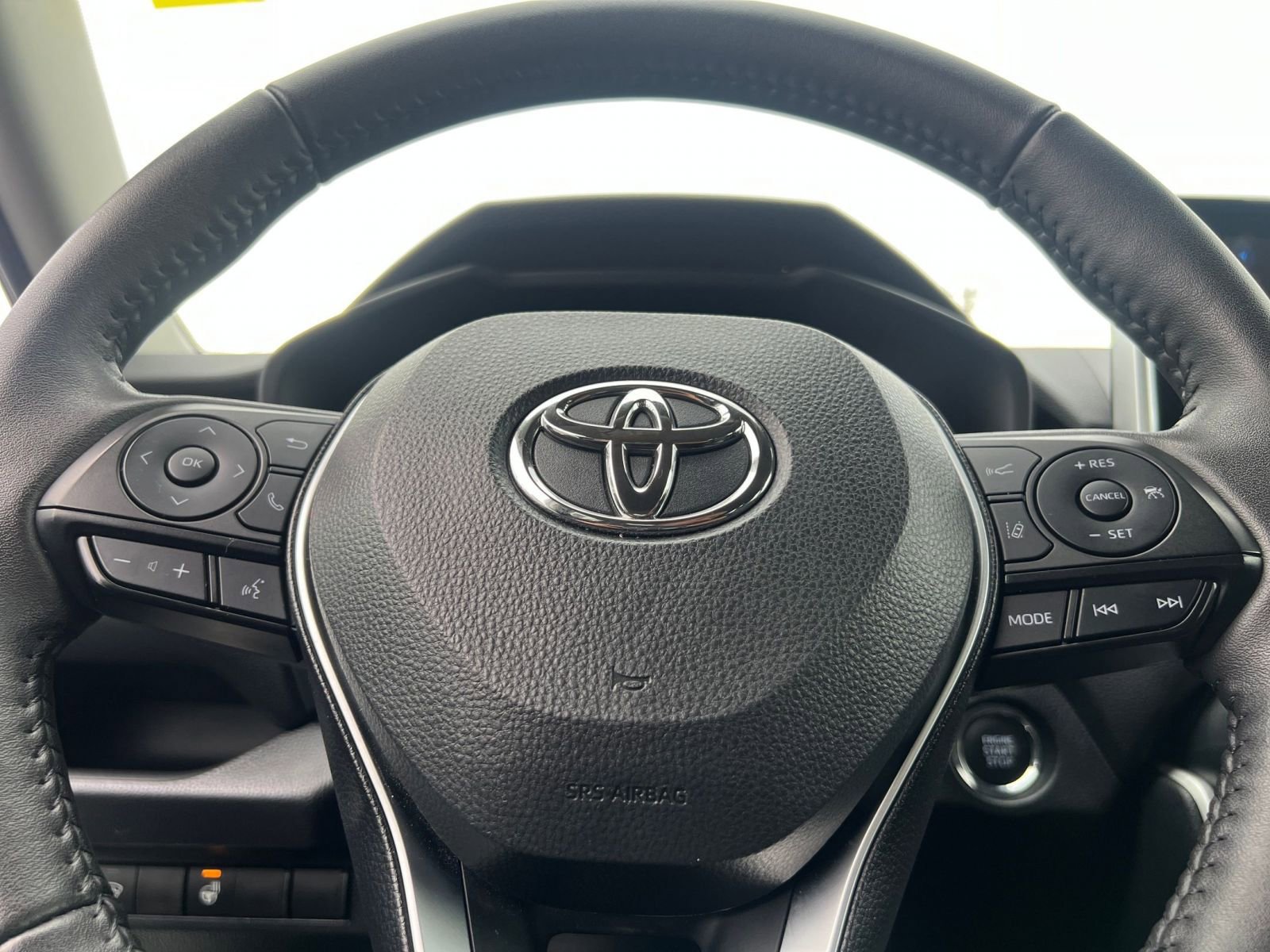 Thumbnail: 2025 Toyota RAV4 - 28