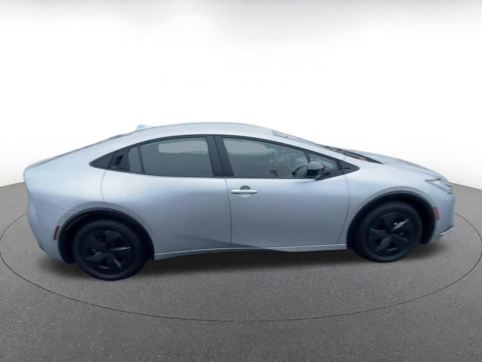 Thumbnail: 2025 Toyota Prius - 16