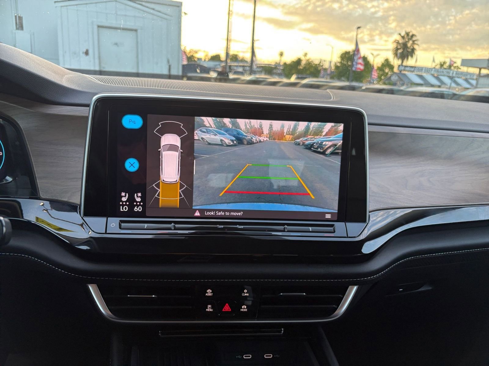 Thumbnail: 2025 Volkswagen Atlas - 27