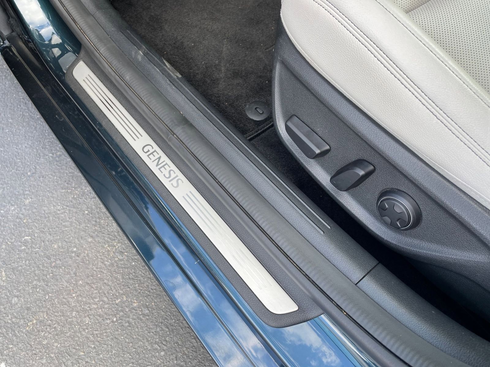 Thumbnail: 2025 Genesis G70 - 23