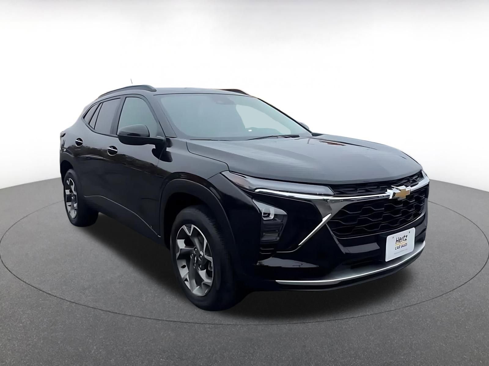 Thumbnail: 2025 Chevrolet Trax - 3