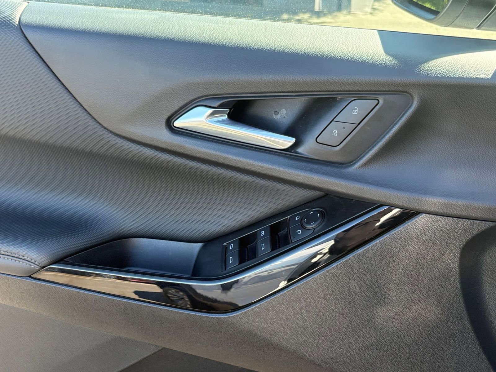 Thumbnail: 2025 Chevrolet Equinox - 18