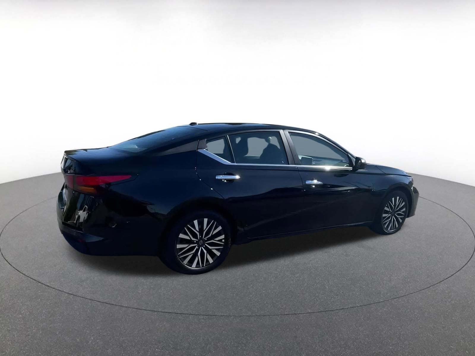 Thumbnail: 2024 Nissan Altima - 15