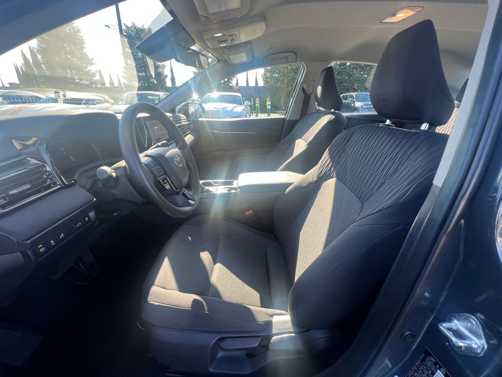 Thumbnail: 2025 Toyota Camry - 27