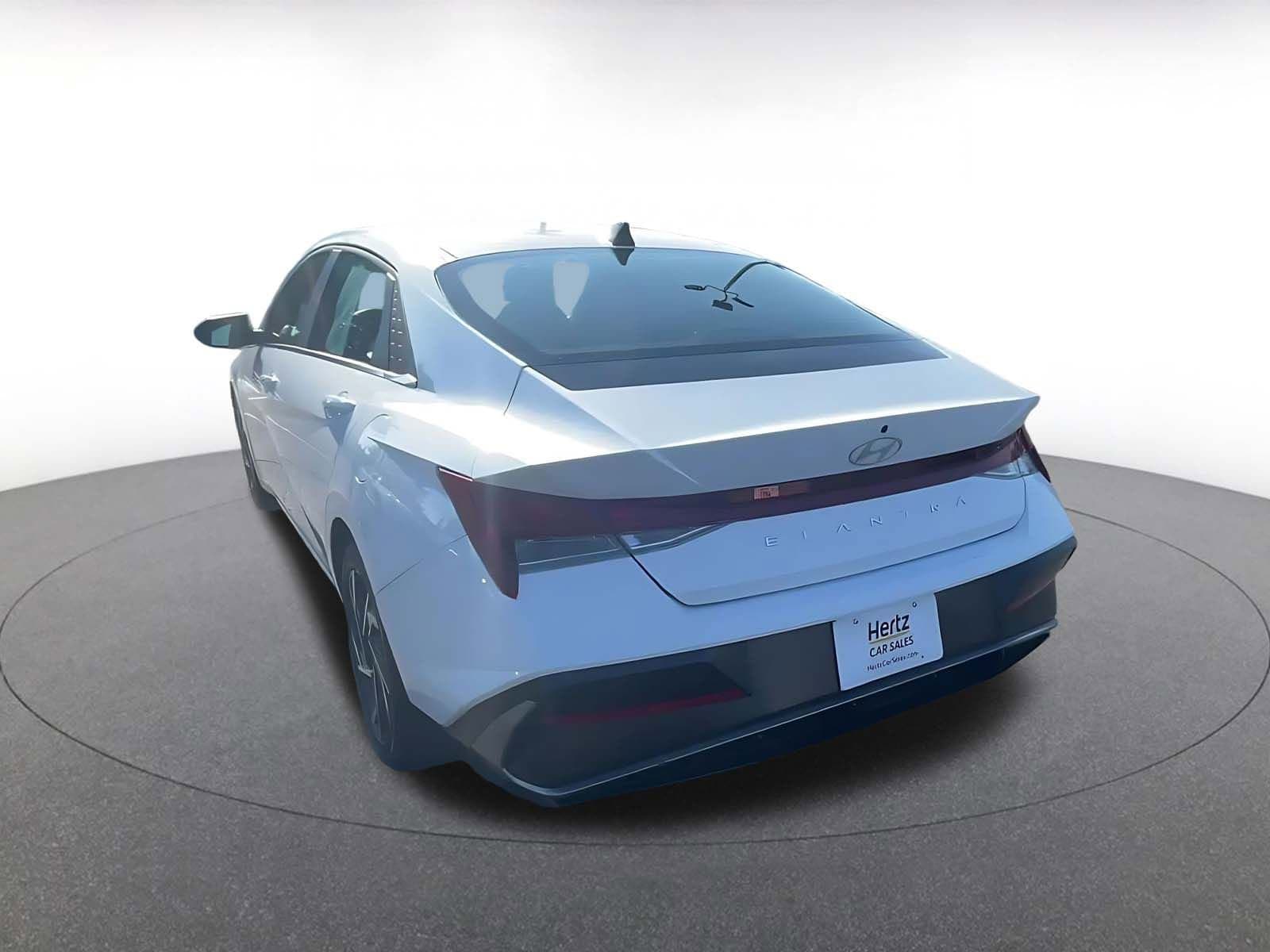 Thumbnail: 2025 Hyundai Elantra - 11