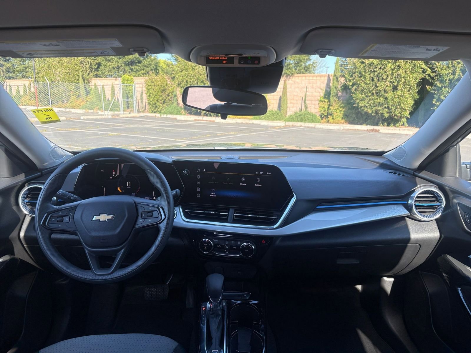 Thumbnail: 2025 Chevrolet Trax - 32