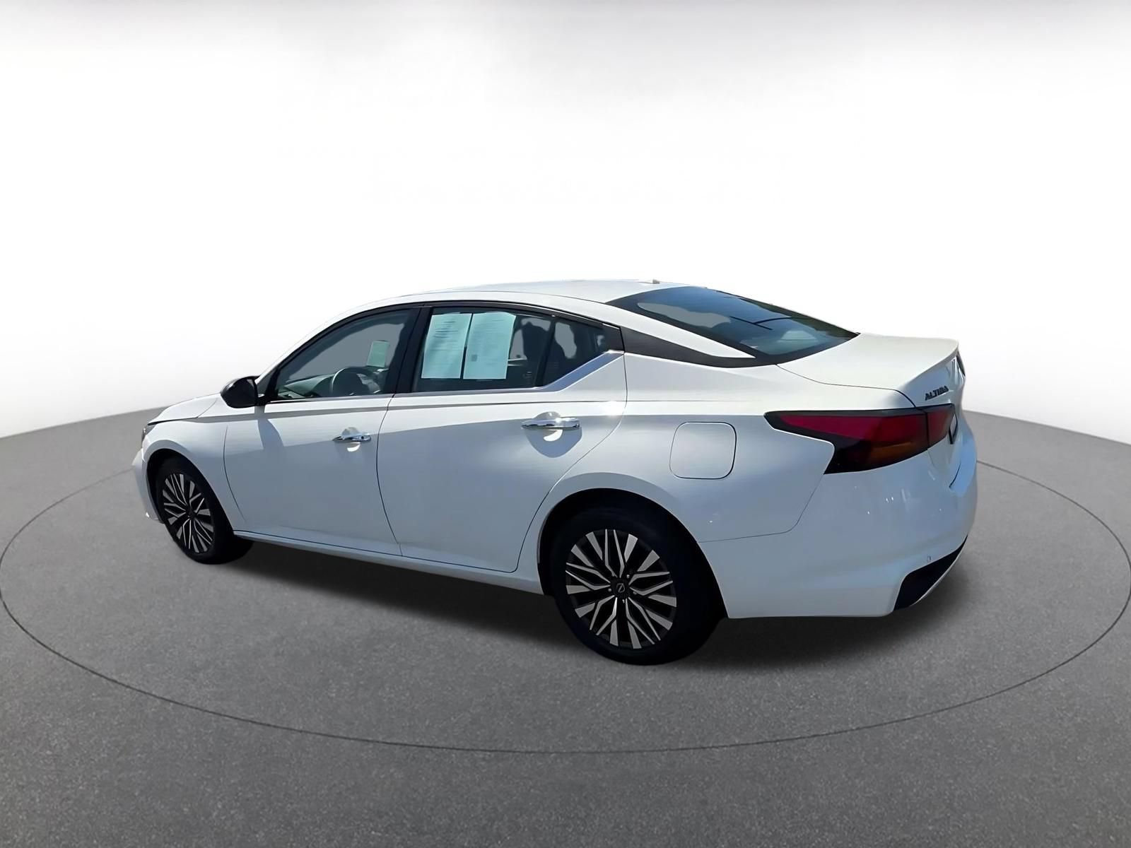 Thumbnail: 2025 Nissan Altima - 9