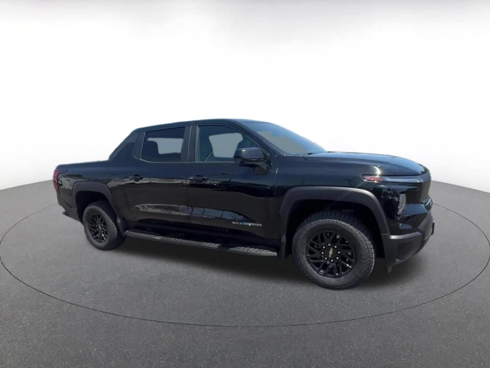 Thumbnail: 2024 Chevrolet Silverado EV - 2