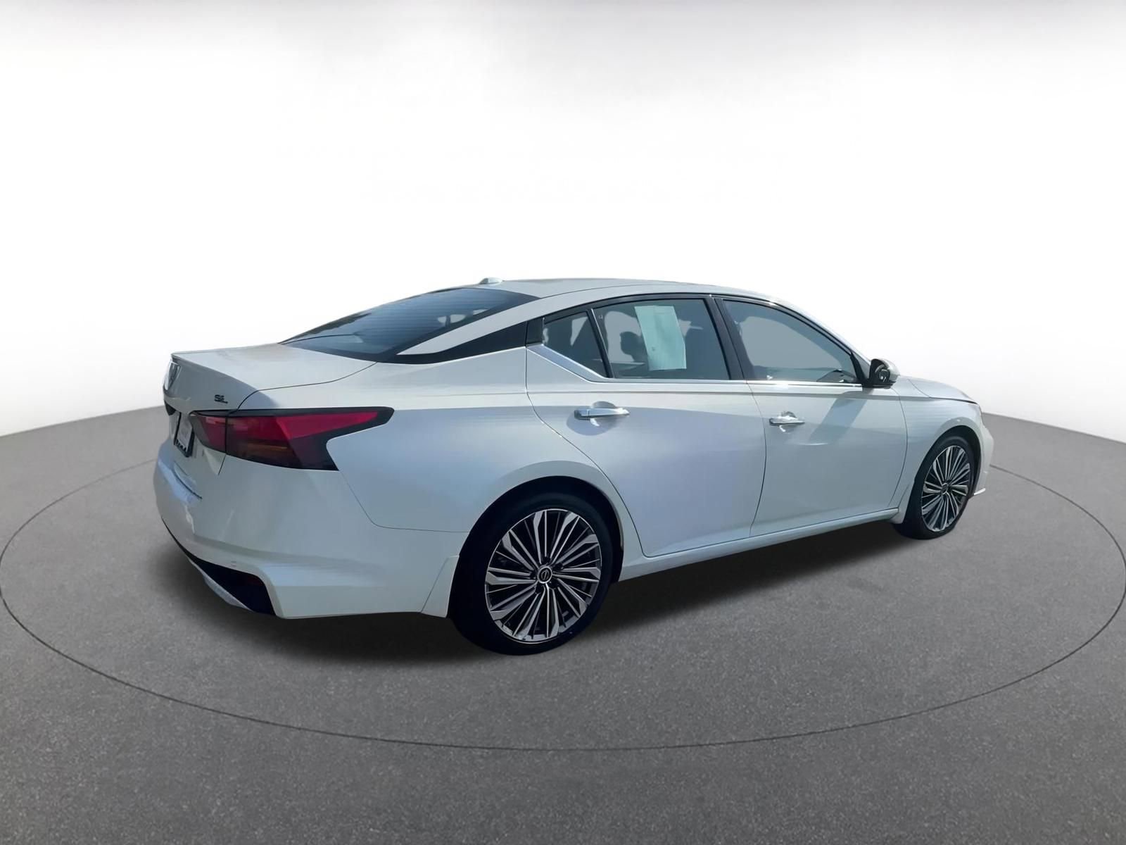 2024 Nissan Altima SL 15