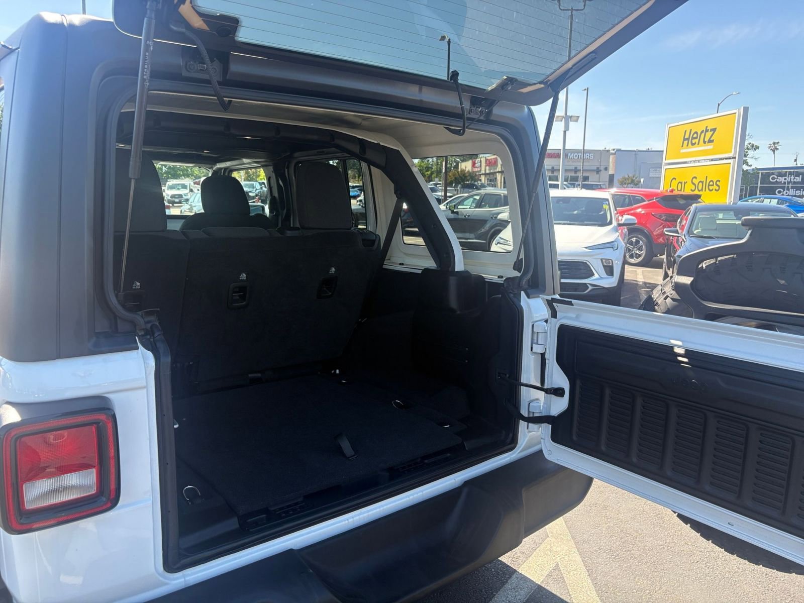 Thumbnail: 2025 Jeep Wrangler - 30