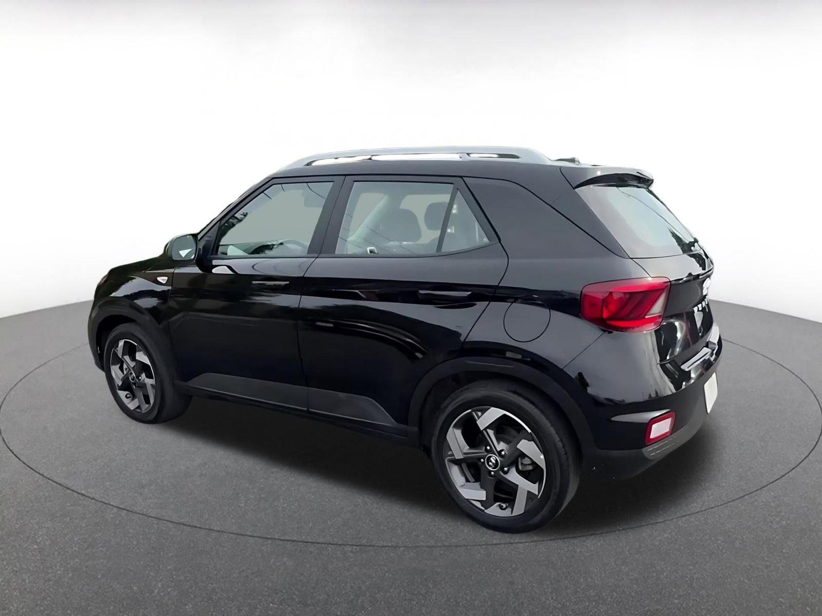 Thumbnail: 2025 Hyundai Venue - 10