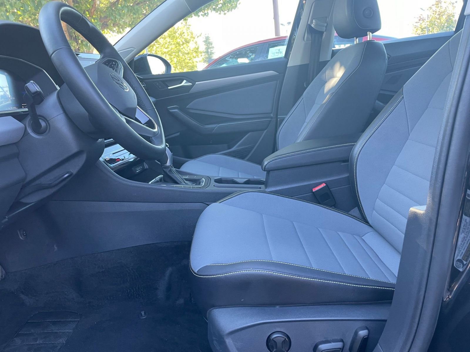 Thumbnail: 2025 Volkswagen Jetta - 21