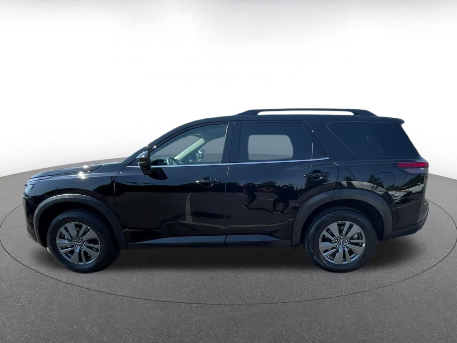 Thumbnail: 2024 Nissan Pathfinder - 8