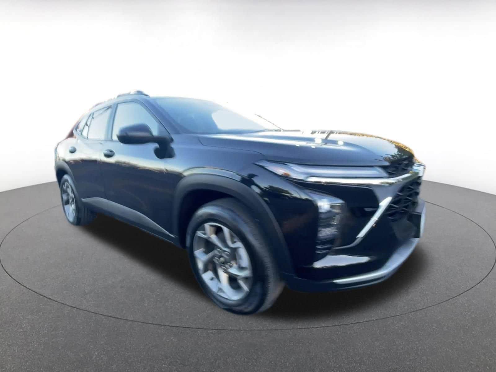 Thumbnail: 2025 Chevrolet Trax - 2