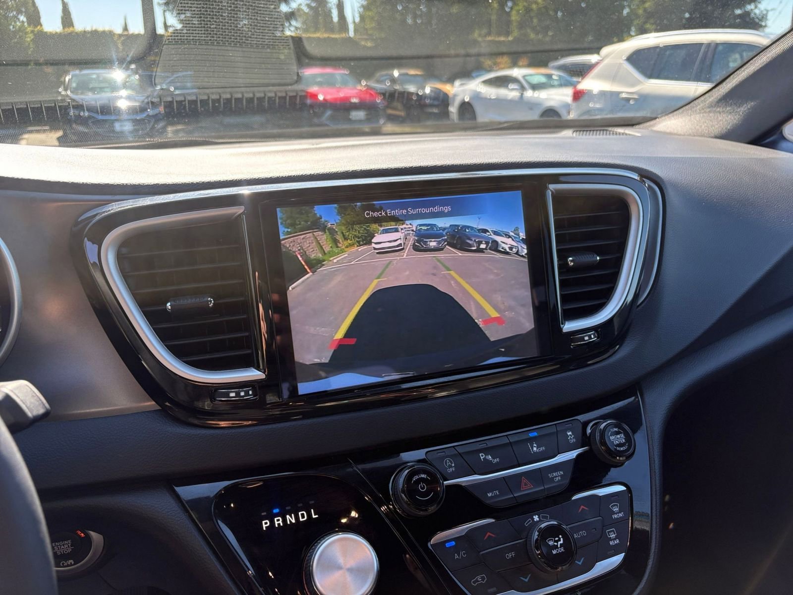 Thumbnail: 2025 Chrysler Pacifica - 25