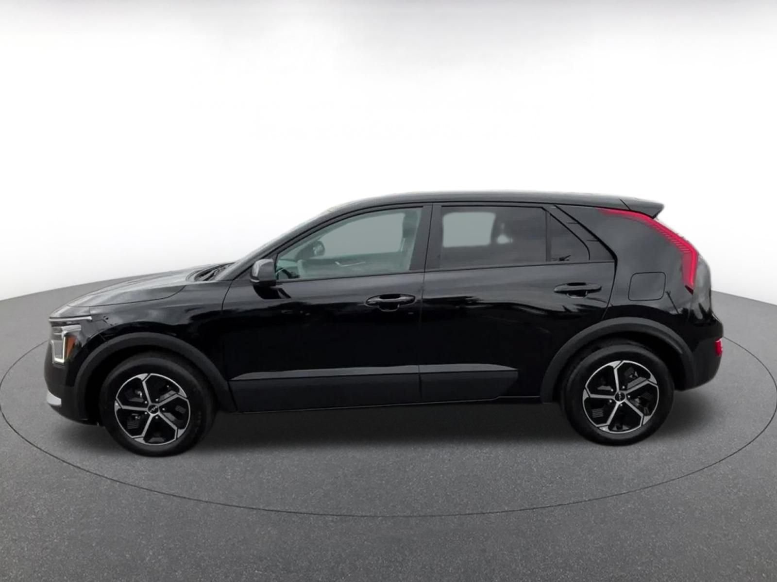 Thumbnail: 2026 Kia Niro - 9