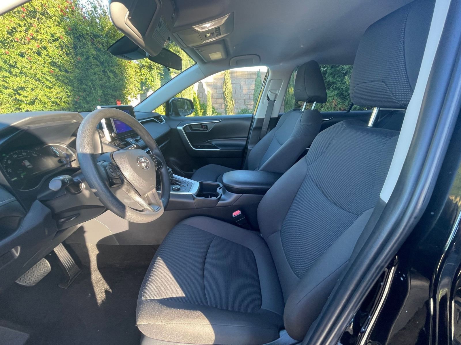 Thumbnail: 2025 Toyota RAV4 - 27