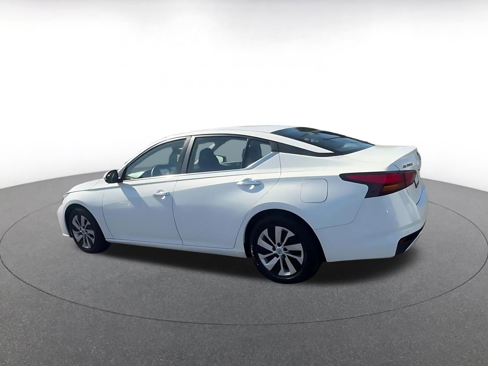 Thumbnail: 2023 Nissan Altima - 10