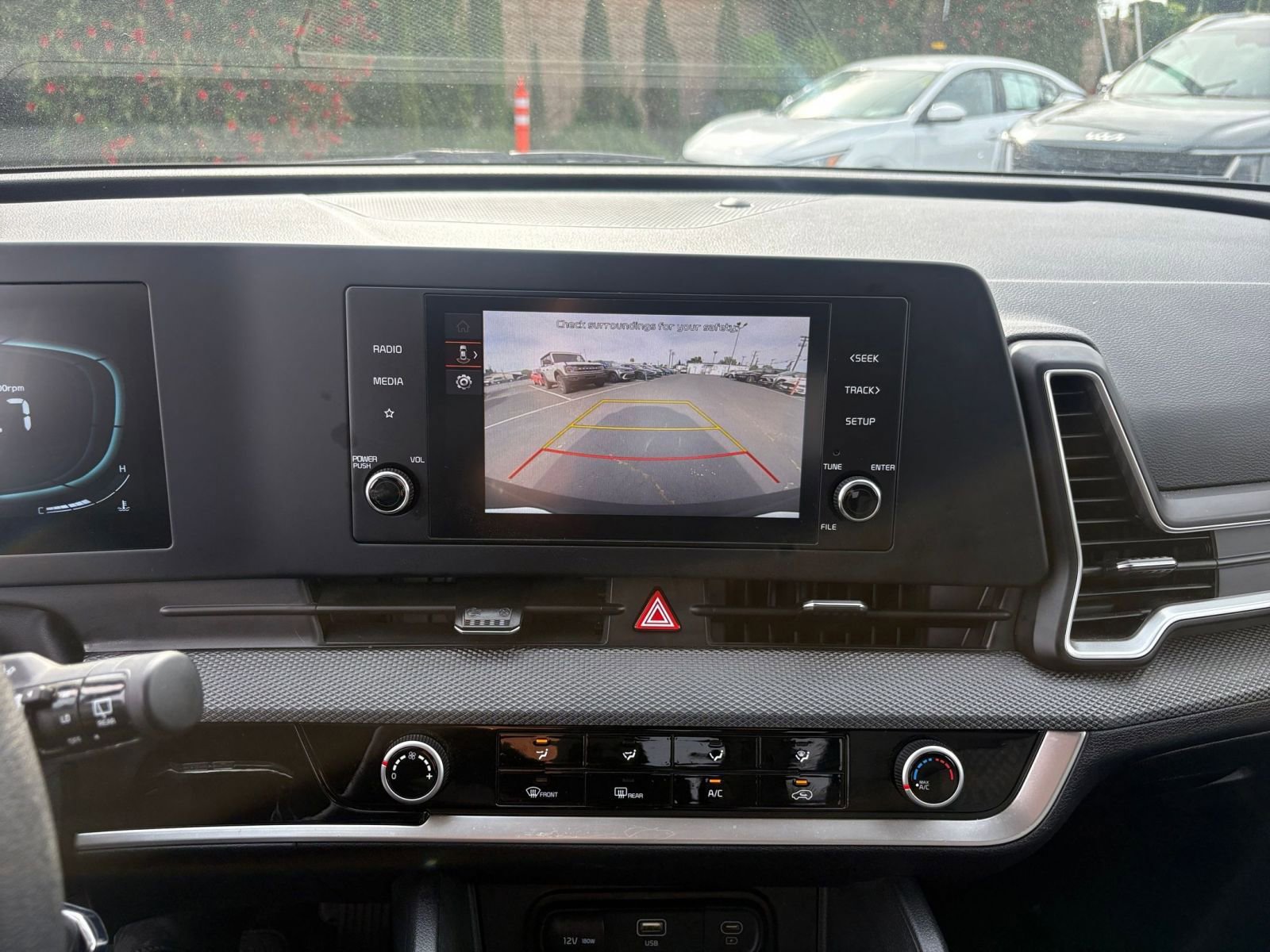 Thumbnail: 2025 Kia Sportage - 23