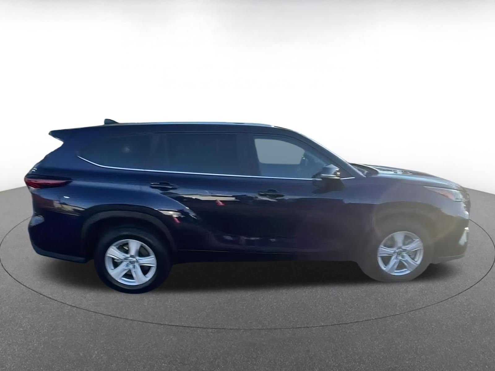 Thumbnail: 2025 Toyota Highlander - 16