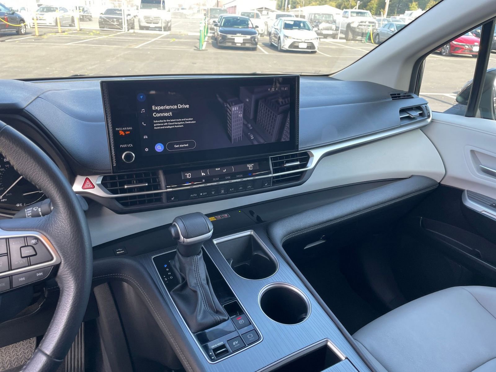 Thumbnail: 2025 Toyota Sienna - 18