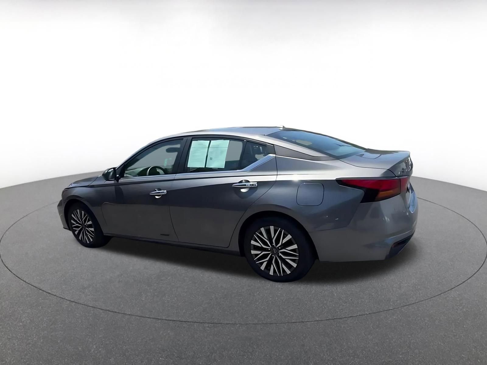 Thumbnail: 2025 Nissan Altima - 10