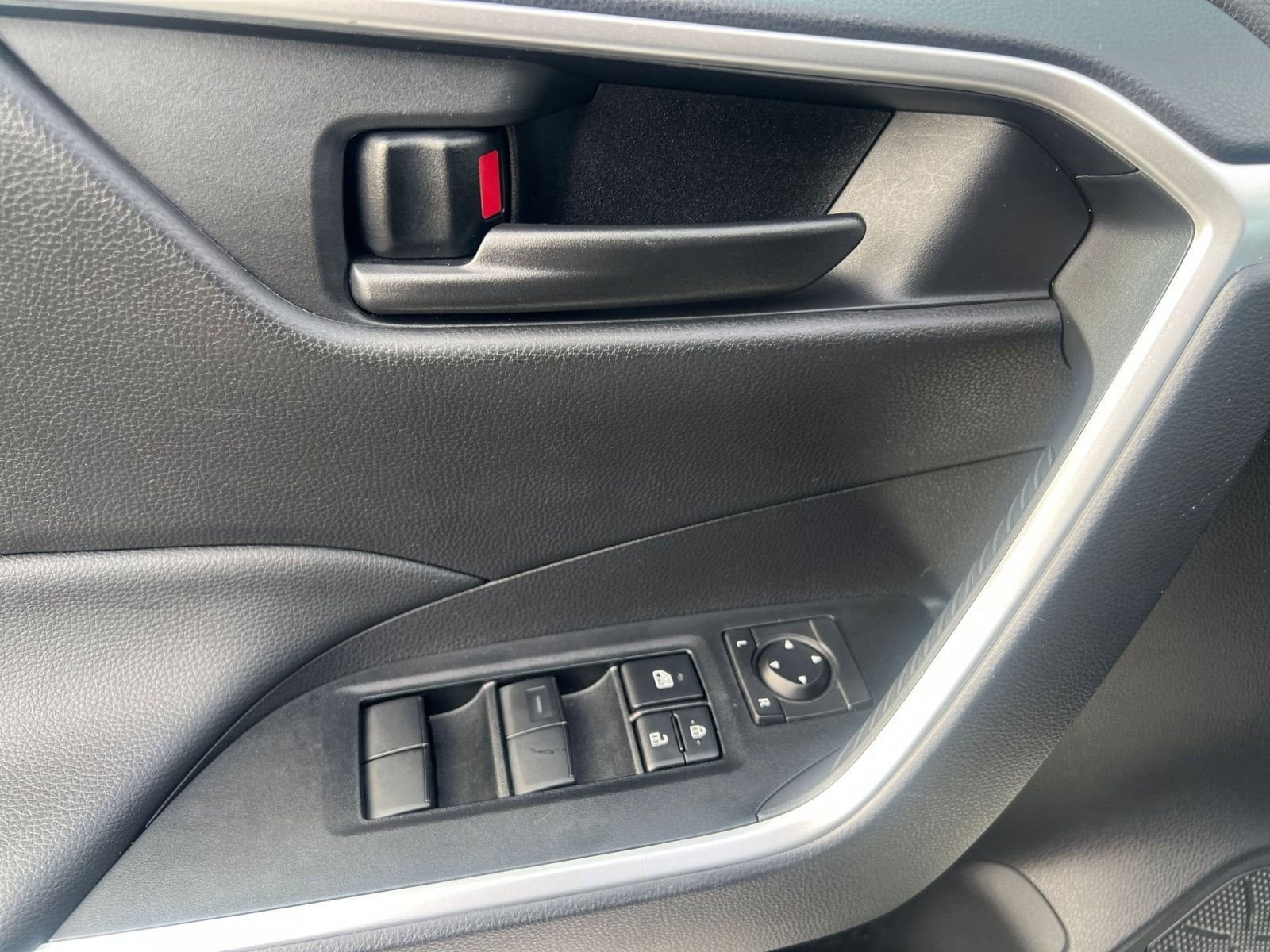 Thumbnail: 2025 Toyota RAV4 - 20