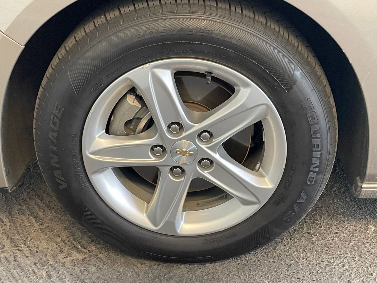 Thumbnail: 2023 Chevrolet Malibu - 30